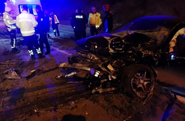 Kahramanmaraş’ta otomobil iş makinesine çarptı: 1 ölü