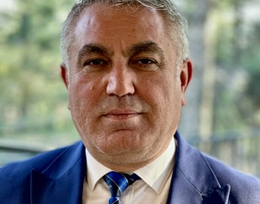 İyi Parti İl Başkanı Tekerek;” Ekonomik sıkıntılar ve baskılara rağmen mesleklerini onurla sürdüren tüm gazetecilere şükranlarımı sunuyorum”