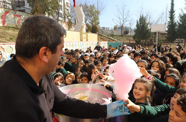 Akedaş Elektrik Dağıtım A.Ş., Enerji Verimliliği Haftası’nda Öğrencilere Enerji Tasarrufunu Aşıladı
