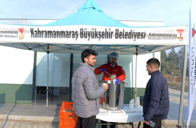 Sınav Haftasında Büyükşehir’den Gençlere ‘Sıcak’ İkram