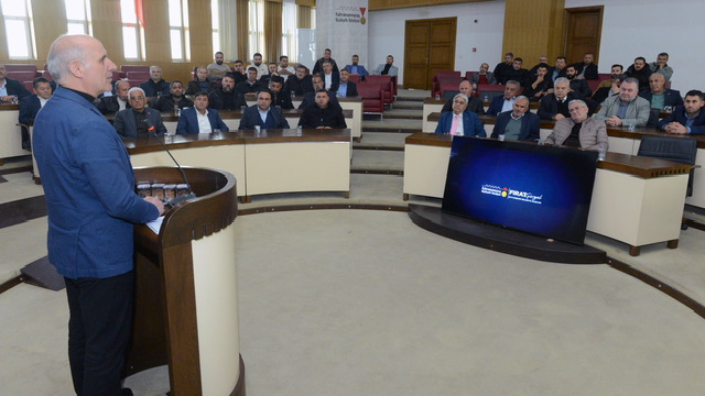 Büyükşehir, Zararlılarla Etkin Mücadelesini Muhtarlarla Paylaştı