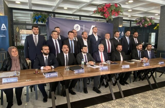 Anahtar Parti Kahramanmaraş İl Başkanlığı Yeni Yönetimi Basınla Tanıştı