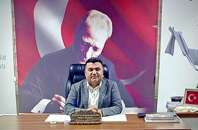 Kahramanmaraş Terziler ve Konfeksiyoncular Odası Başkanı Muhlis Akkurt, Berat Kandili dolayısıyla bir mesaj yayımladı.