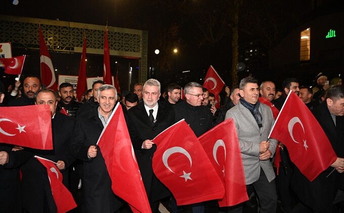 Bayraklar Dalgalandı, Kahramanmaraş Coşkuyla Yürüdü!