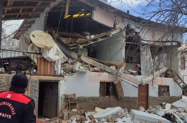 Göksu’nda mutfak tüpü bomba gibi patladı: 1 yaralı