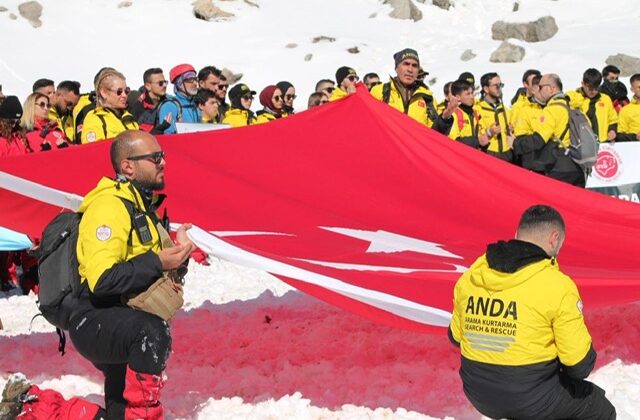 MUHSİN YAZICIOĞLU KEŞ DAĞINDA ANILDI
