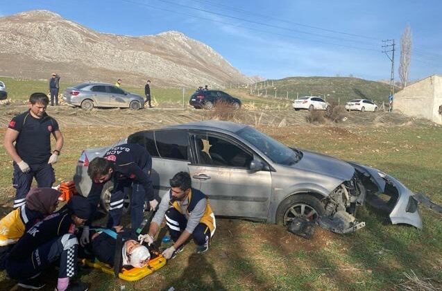 Kahramanmaraş’ta Öğretmenlerin Bulunduğu Araç Takla Attı: 4 Yaralı