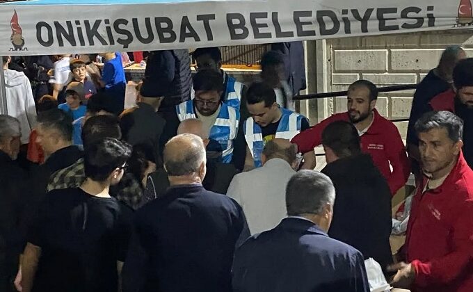 Onikişubat Belediyesi, Kadir Gecesi’nde Hemşerileriyle Manevi Huzuru Paylaştı