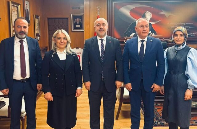 Eczacı Odası Başkanı Ebru Kaya’dan Deprem Bölgesi Ziyareti ve Görüşmeler