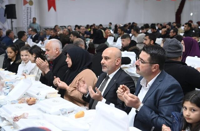 Çağlayancerit’te AK Parti Teşkilatından Büyük İftar Buluşması