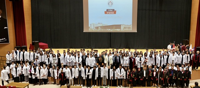 KSÜ’de Geleceğin Hekimleri İçin Beyaz Önlük Giyme Töreni Gerçekleştirildi