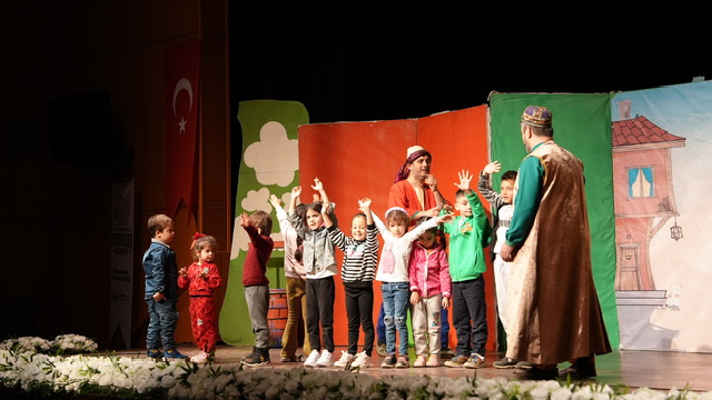 Büyükşehir’in Ramazan Etkinlikleri Miniklere İki Renkli Programla Veda Etti