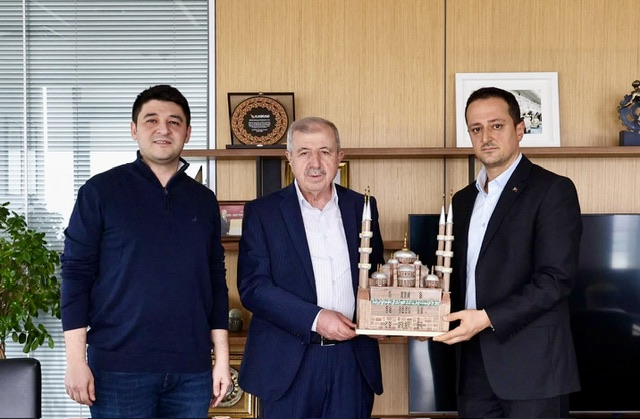 Mahkûmlardan KİPAŞ Holding Yönetim Kurulu Başkan Yardımcısı Halil İbrahim Gümüşer’e Anlamlı Hediye