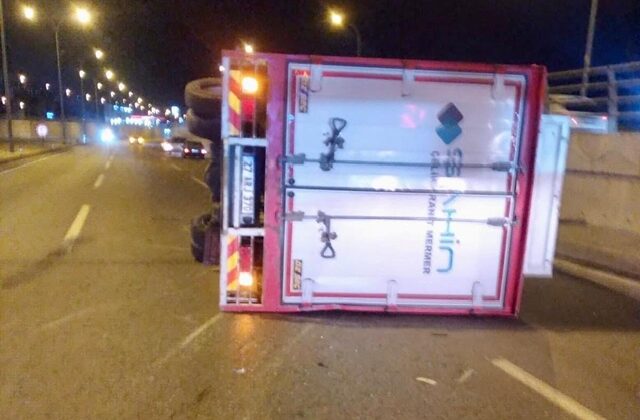 Kahramanmaraş’ta kamyon ile otomobil çarpıştı: 2 yaralı