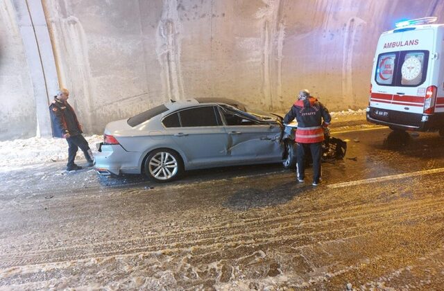 Kahramanmaraş’ta otomobil çekiciye çarptı: 1 ölü