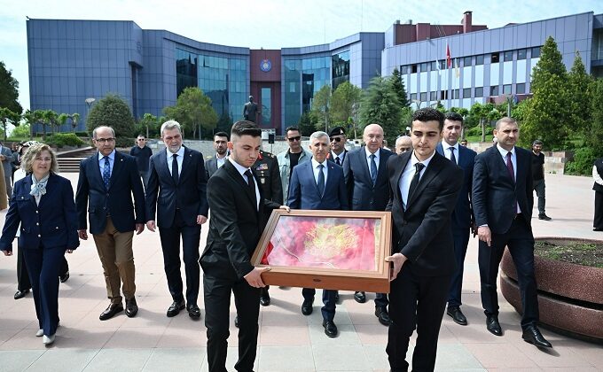 57. Piyade Alayı Sancağı Düzenlenen Törenle Çanakkale’ye Uğurlandı