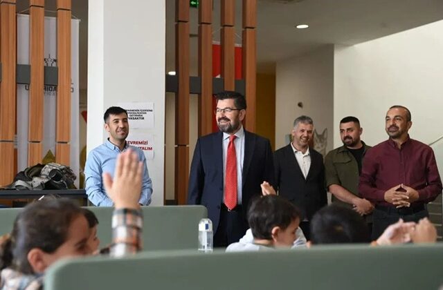 Minik Öğrencilerden Kütüphane Ziyareti