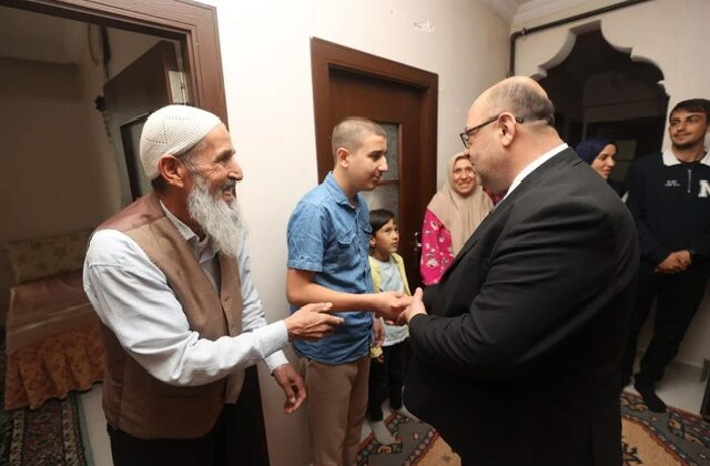 Başkan Mehmet Akpınar’dan Fedakar Ailesine Taziye ve Bayram Ziyareti