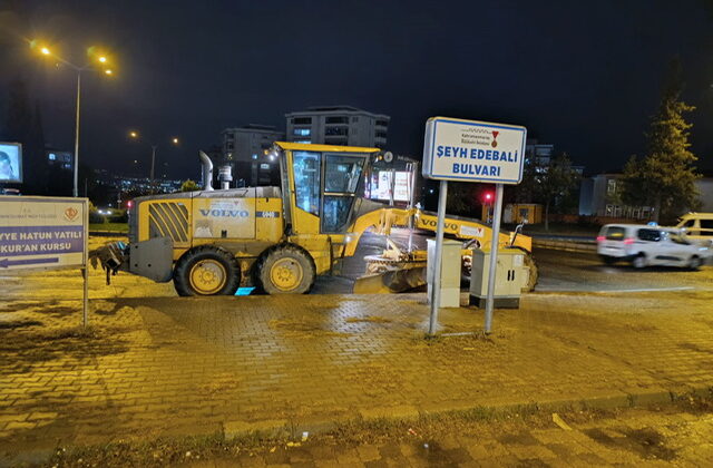 Büyükşehir’den Kar Yağışına Karşı Etkin Müdahale; Yüzlerce Araç ve Personel Sahada