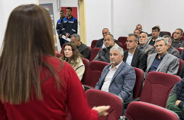 Büyükşehir’in Zararlılara Karşı Farkındalık Semineri Türkoğlu’nda Devam Etti