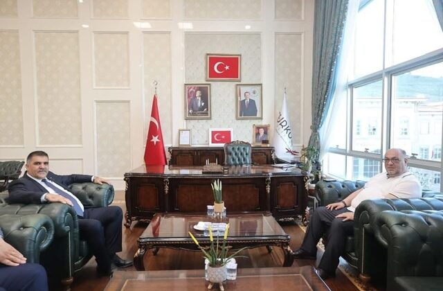 BAŞKAN AKPINAR’DAN TÜRKOĞLU BELEDİYESİ’NE ANLAMLI ZİYARET