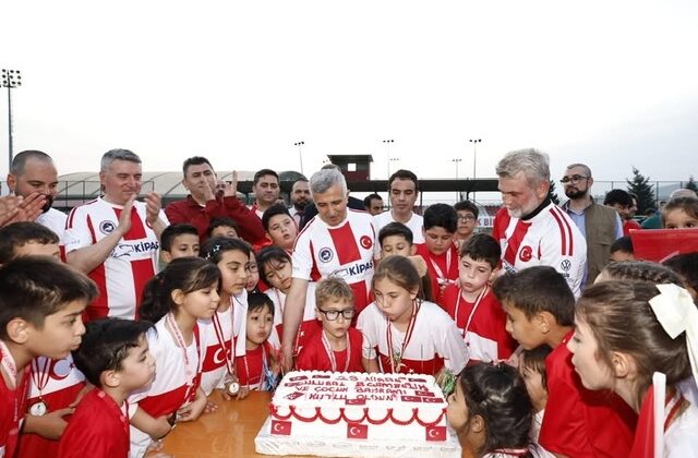Kahramanmaraş’ta Anlamlı Buluşma: Kahramanların Çocukları Sahada