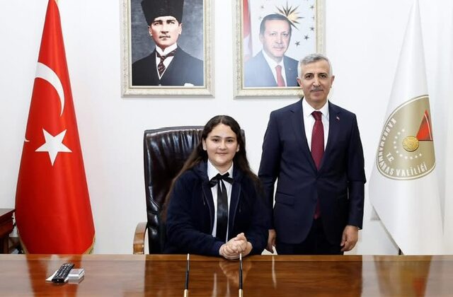Vali Ünlüer, 23 Nisan’da Koltuğunu Minik Vali Mehtap Gök’e Devretti