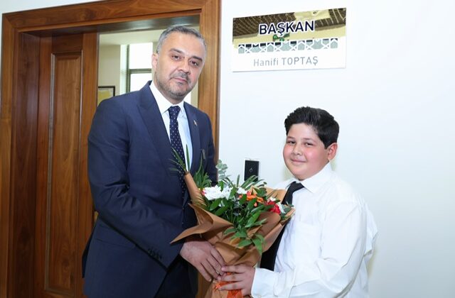 Başkan Hanifi Toptaş, görevi şehit emaneti Aras Kağan’a devretti