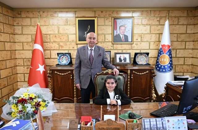 KSÜ’de 23 Nisan’da Rektörlük Koltuğu Gülce Betül Terli’ye Emanet Edildi