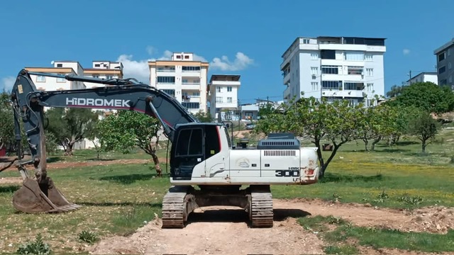 Dulkadiroğlu Belediyesi Aslanbey Mahallesi’nde Yol Açım Çalışmalarına Devam Ediyor