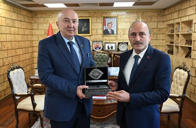 Öz Sağlık-İş Sendika Başkanı Devlet Sert, KSÜ Rektörü Prof. Dr. Alptekin Yasım’ı Ziyaret Etti