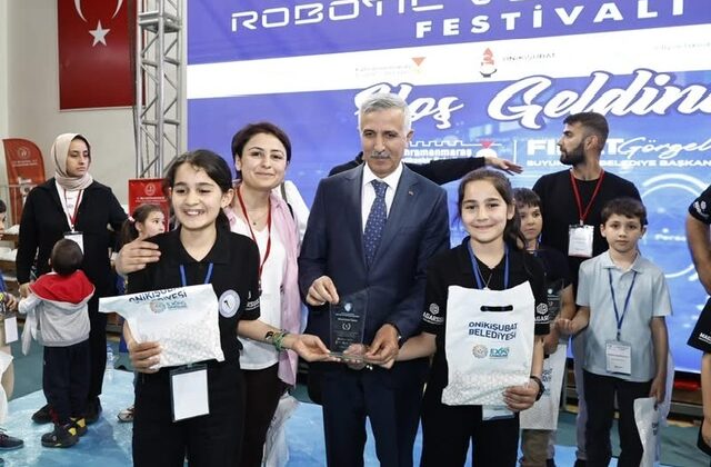 Vali Ünlüer, Robotik ve Teknoloji Festivali Ödül Töreni’ne Katıldı