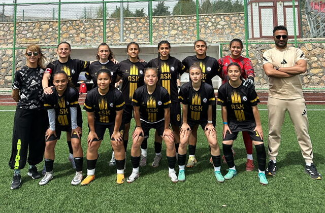 ADİL SANİ KONUKOĞLU SPOR LİSESİ KADIN VE ERKEK FUTBOL TAKIMLARI TÜRKİYE FİNALLERİNDE