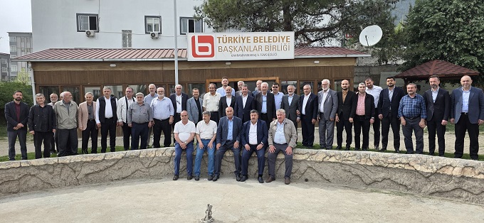 AK Parti Kahramanmaraş İl Başkanı Burak Gül, Belediye Başkanları Birliği’ni Ziyaret Etti