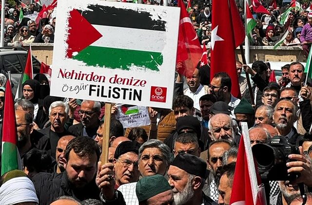 ÖNDER’DEN FİLİSTİN’E DESTEK YÜRÜYÜŞÜNE KATILIM