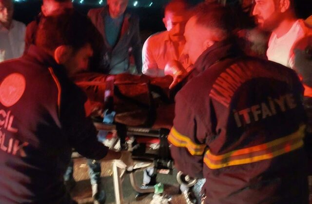 Kahramanmaraş otobanda tır devrildi: 3 yaralı