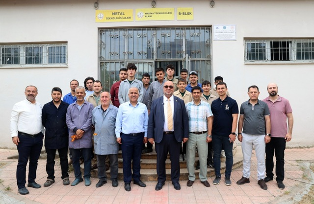 DULKADİROĞLU BELEDİYESİ’NDEN EĞİTİME VE YERLİ ÜRETİME DESTEK