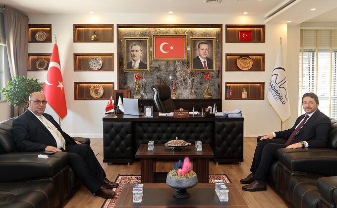 İl Kültür ve Turizm Müdürü Eshabil Yıldız’dan Dulkadiroğlu Belediye Başkanı Mehmet Akpınar’a Ziyaret