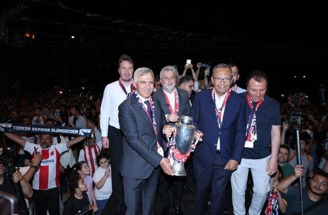 Küllerinden Doğdu, Şampiyon Oldu…