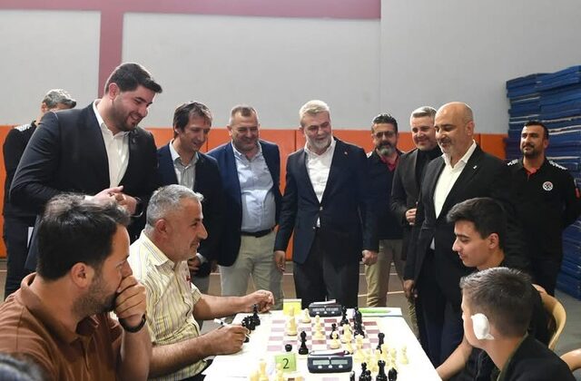 AK Parti Heyetinden Göksun’da Eğitime Anlamlı Ziyaret