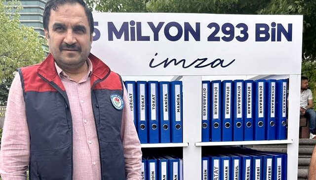 Eğitim Bir-Sen ve Memur-Sen’den Anayasa İçin Tarihi İmza Kampanyası