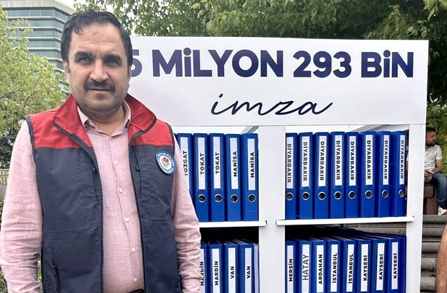 Eğitim Bir-Sen ve Memur-Sen’den Anayasa İçin Tarihi İmza Kampanyası
