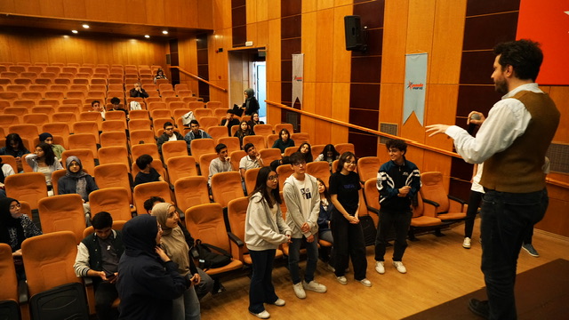 Genç Fikirler, Münazara Sahnesinde Hünerlerini Sergilemeye Hazırlanıyor