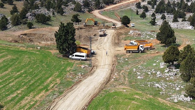 Nurhak’ta Yollar Büyükşehir’le Yenileniyor