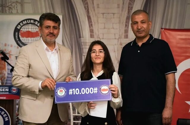 Milletvekili Debgici, Anneler Günü Programında Anneleri Unutmadı