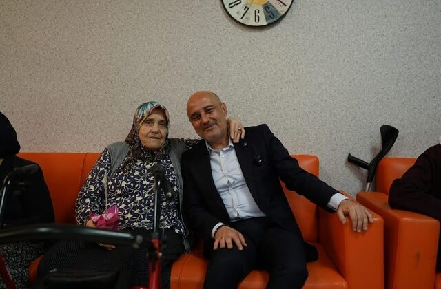 AK PARTİ İL BAŞKANI M. BURAK GÜL’DEN HUZUREVİNE ANLAMLI ZİYARET