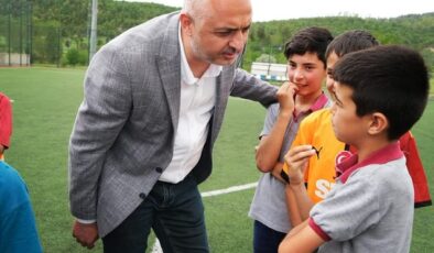 ANDIRIN’DA MİNİKLERİN FUTBOL HEYECANI