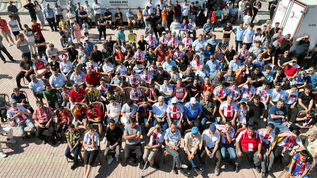 Kahramanmaraş’ta Futbol Coşkusu Dev Ekrana Taştı; İstiklalspor Finalde!