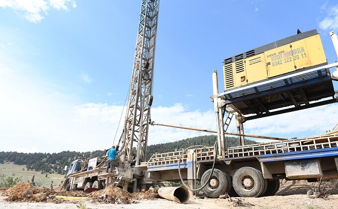 Büyükşehir 21 Mahalledeki Köy Evleri İçin Yeni İçmesuyu Altyapısı İnşa Ediyor