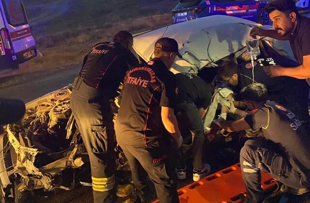 Elbistan’da kamyonet ile otomobil çarpıştı: 1 yaralı